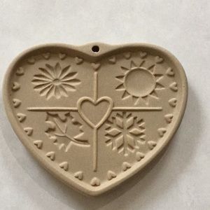 Pampered chef seasons of heart cookie mold